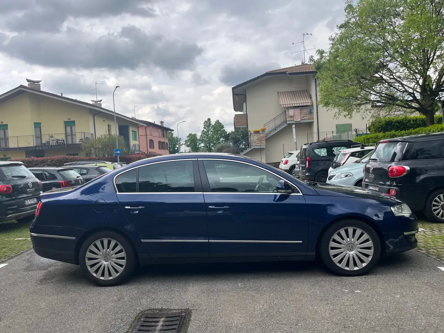 Volkswagen Passat Passat VI 2005 Berlina 2.0 tdi Highline 170cv dpf Blu/Azzurro - 1