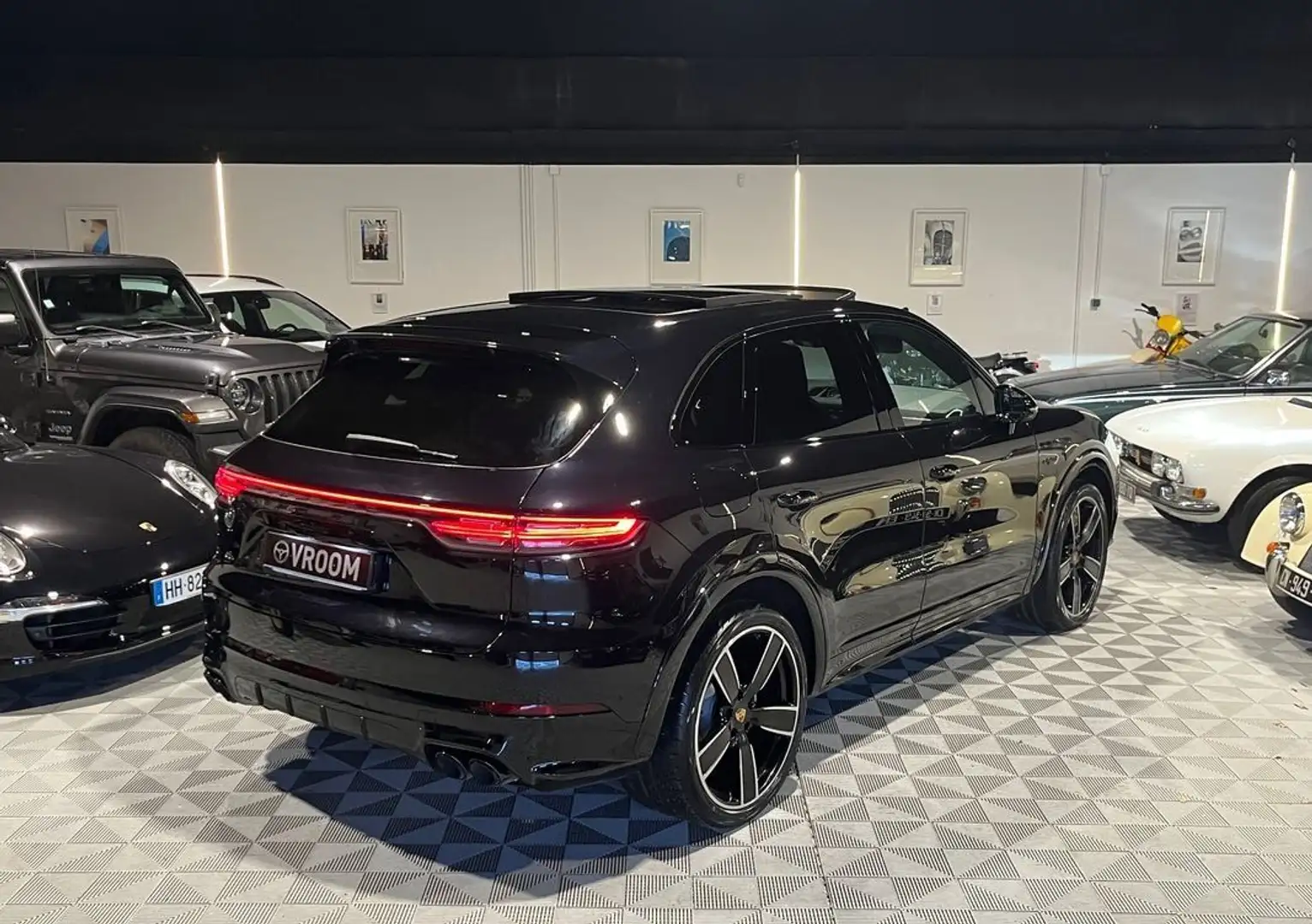 Porsche Cayenne iii 3.0 v6 e-hybrid 462 Schwarz - 2