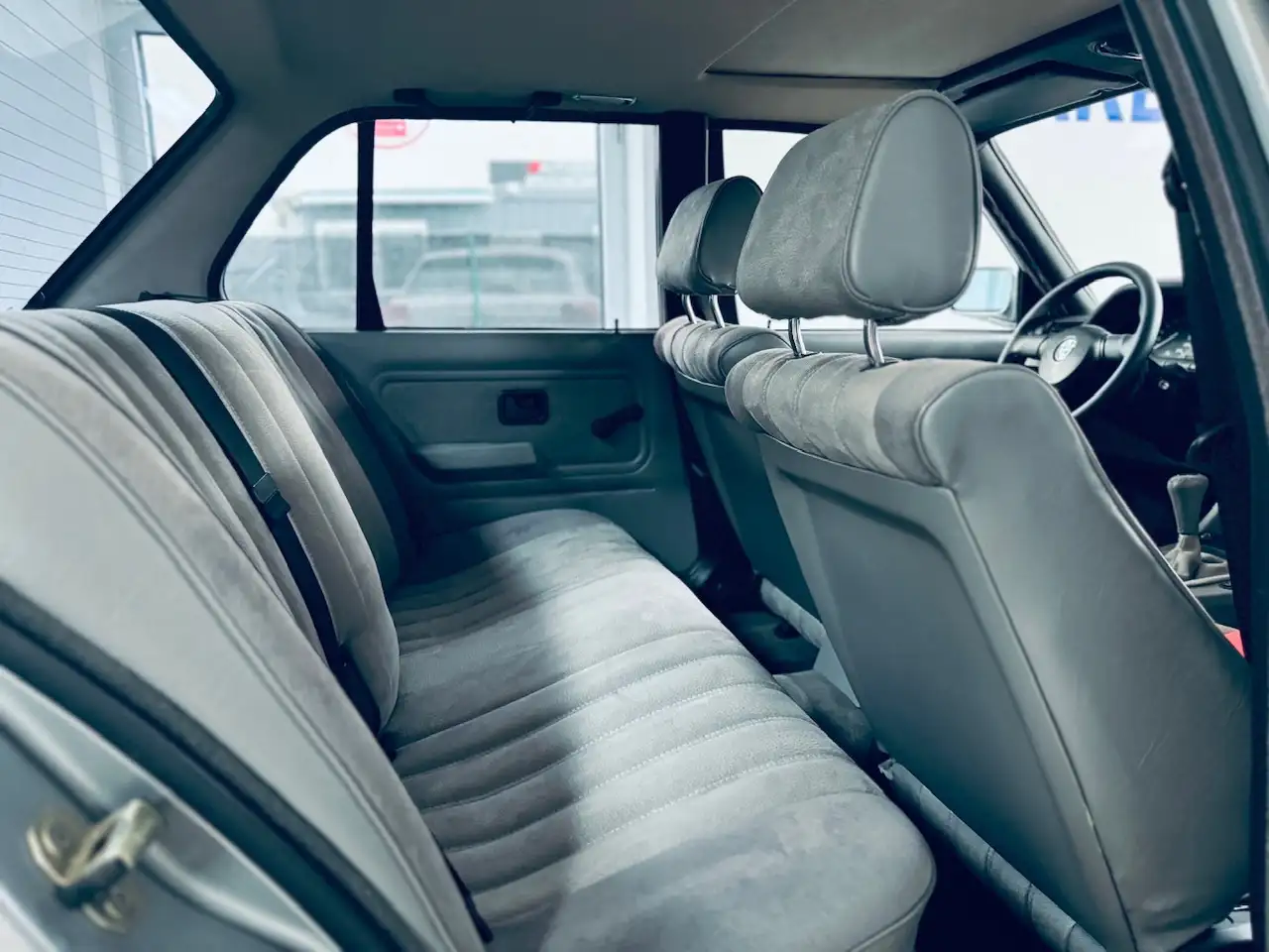 BMW 320i*Komplett Restauriert+Wertgutachten+H-Kenn*, foto 11