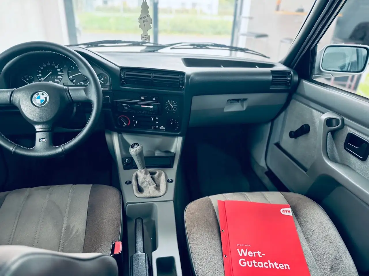 BMW 320i*Komplett Restauriert+Wertgutachten+H-Kenn*, foto 9