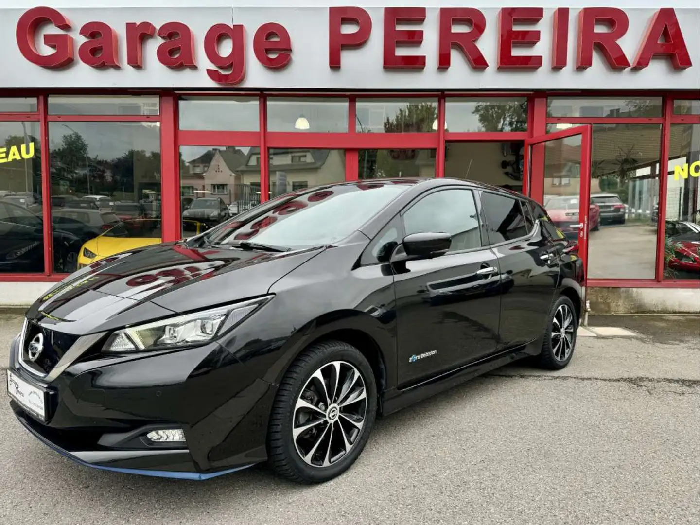 Nissan Leaf TEKNA CUIR NAVI 1 HAND FULL ELECTRIQUE Zwart - 2