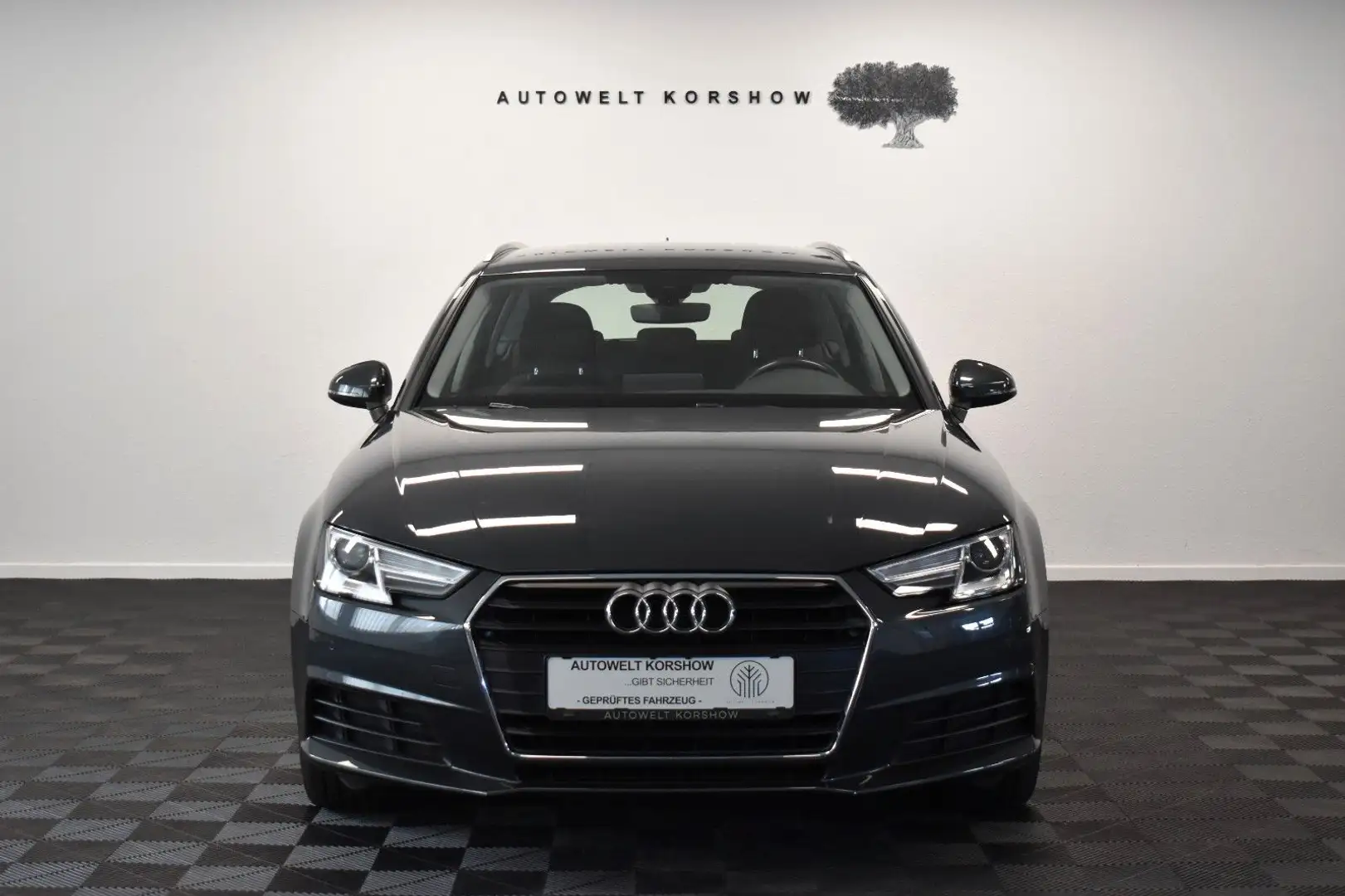 Audi A4 Avant *2.HAND *VIRTUAL *SHZ *TEMPOMAT *MWST Grau - 2