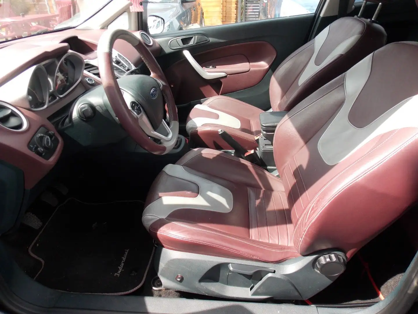 Ford Fiesta Titanium Individual 1.6 TDCi Noir - 2