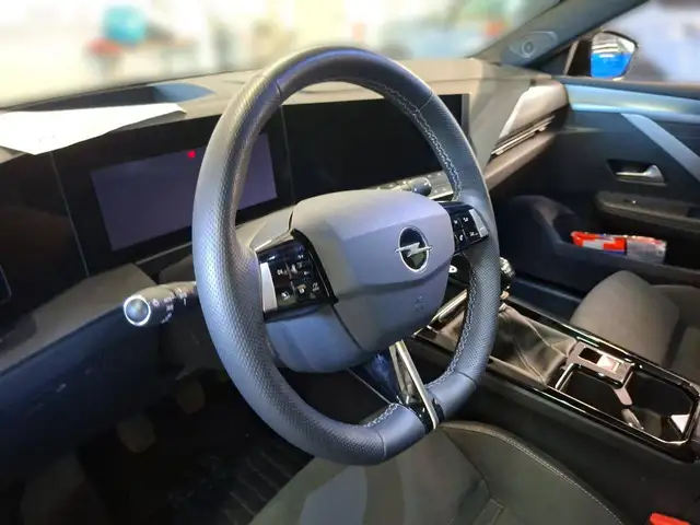 Opel Astra view 13