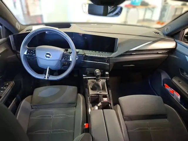 Opel Astra view 9