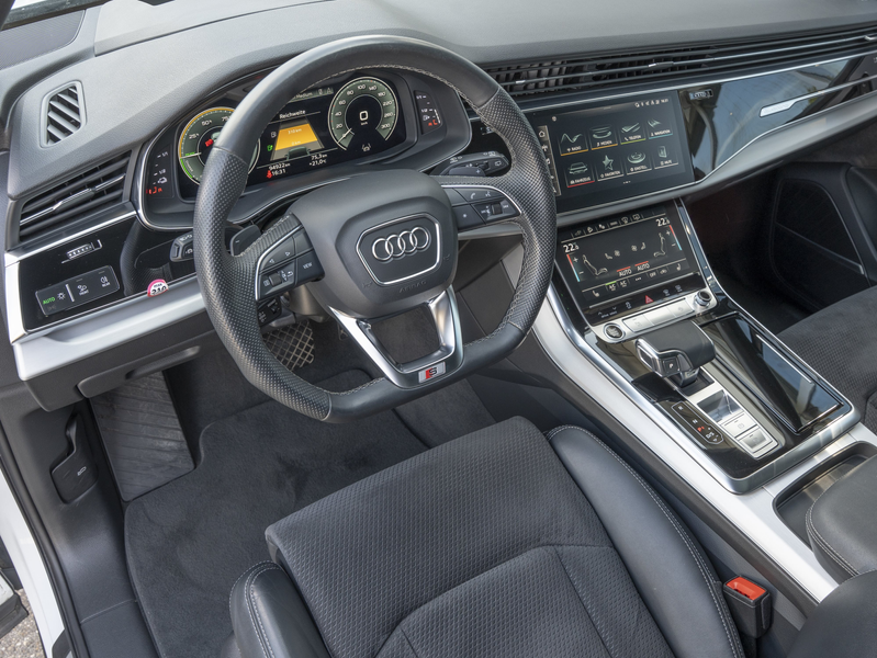 Audi Q7 55 TFSIe S-Line Sport PANO B&O HUD MATRIX ACC — photo 6