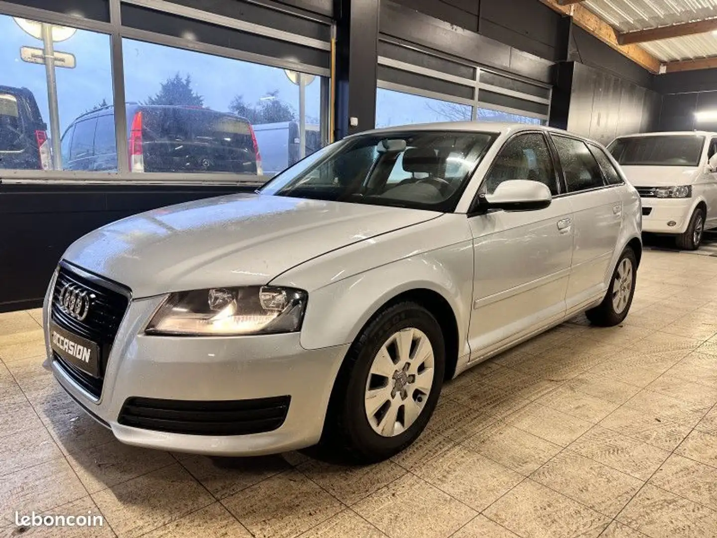Audi A3 1.6 TDI 105CH DPF START-STOP AMBIENTE 3P Gris - 1