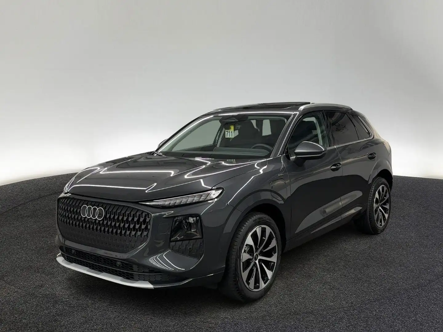 Audi Q3 e-hybrid S tronic Grau - 2
