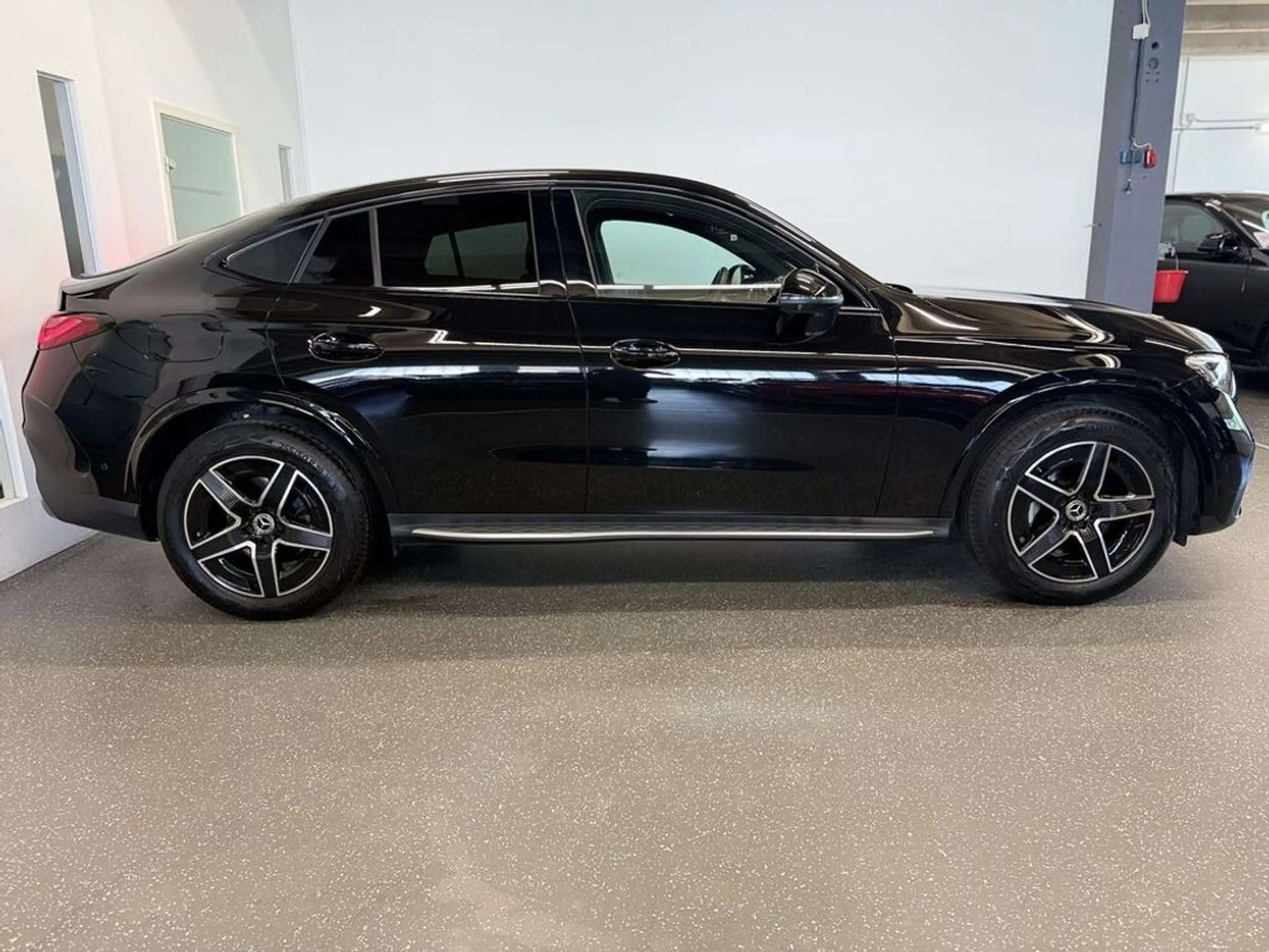Mercedes-Benz GLC 220 d 4Matic*AMG*NIGHT*360°*DISTR.+*MEMORY*AHK* — photo 4