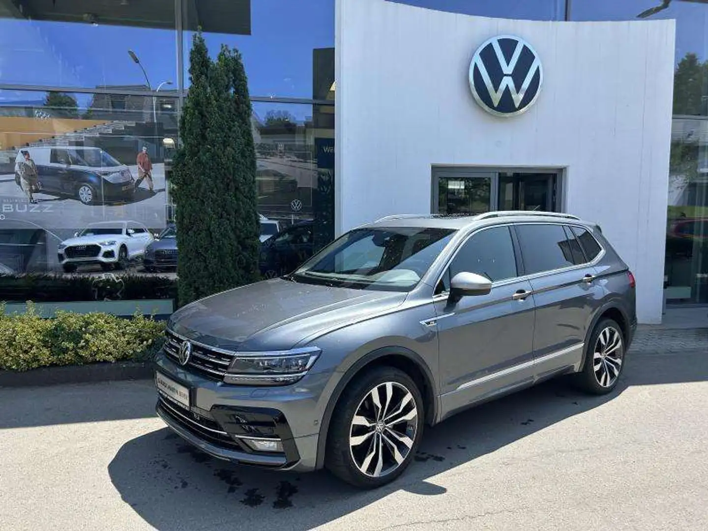 Volkswagen Tiguan Allspace R-Line 5 places Gris - 2
