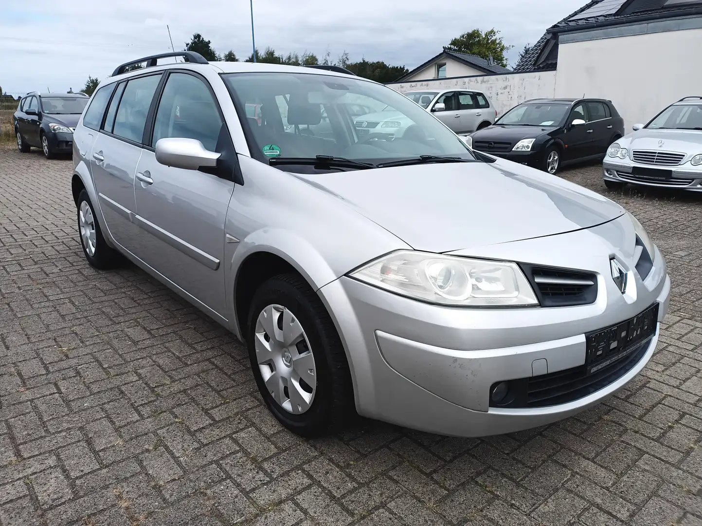 Renault Megane Megane Kombi1.5 dCi TÜV NEU Silber - 2