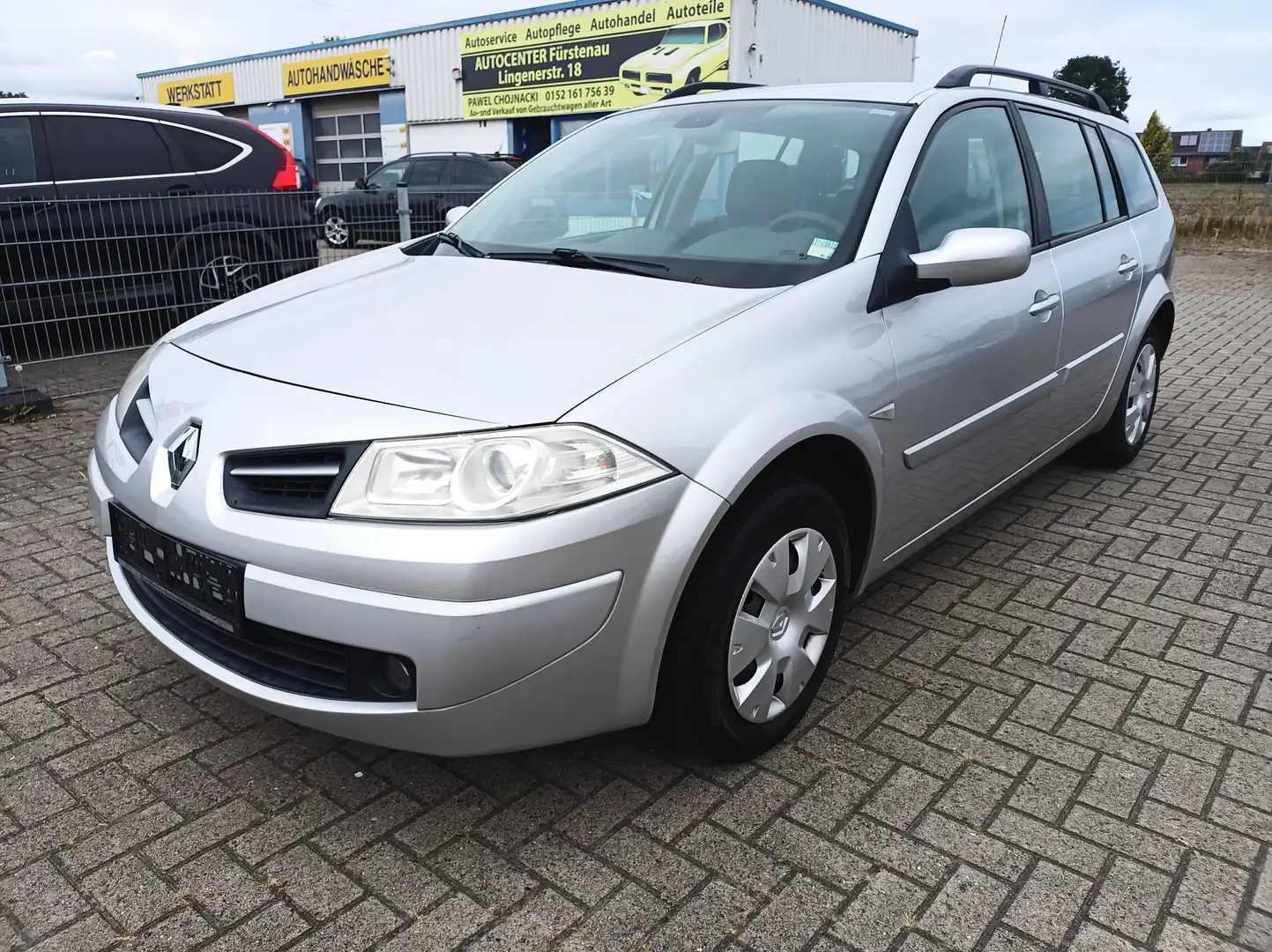 Renault Megane Megane Kombi1.5 dCi TÜV NEU Silber - 1