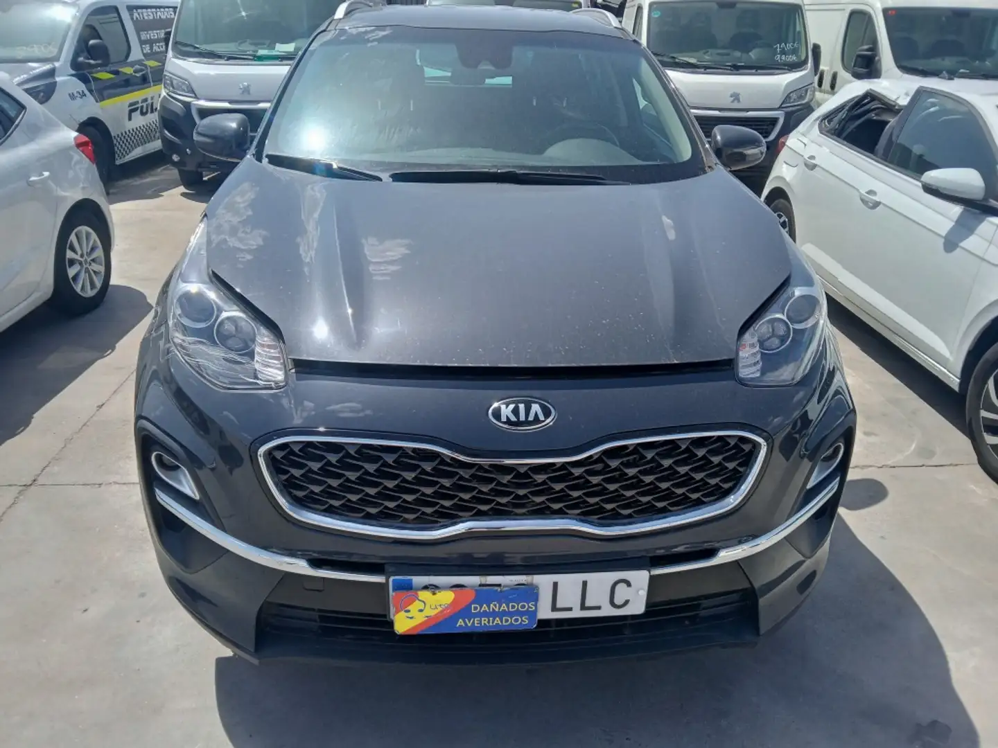 Kia Sportage 1.6 MHEV Drive Plus 4x2 136 Gris - 2