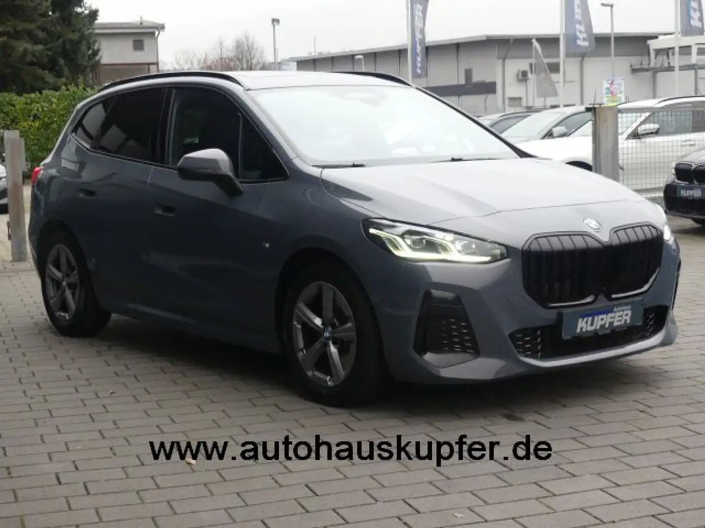 BMW 223 xDr. M Sportpak.Pano°AHK°eSi Grau - 2
