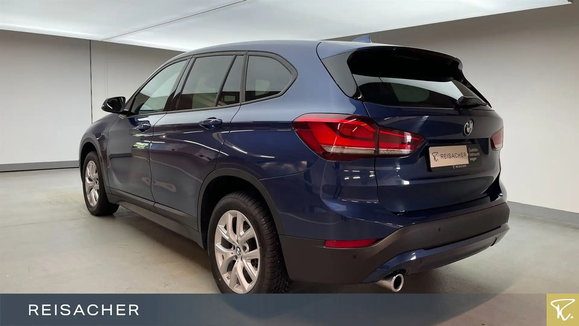 BMW X1 sDrive18iA Advantage DKG Navi adaptLED RFK Blau - 2