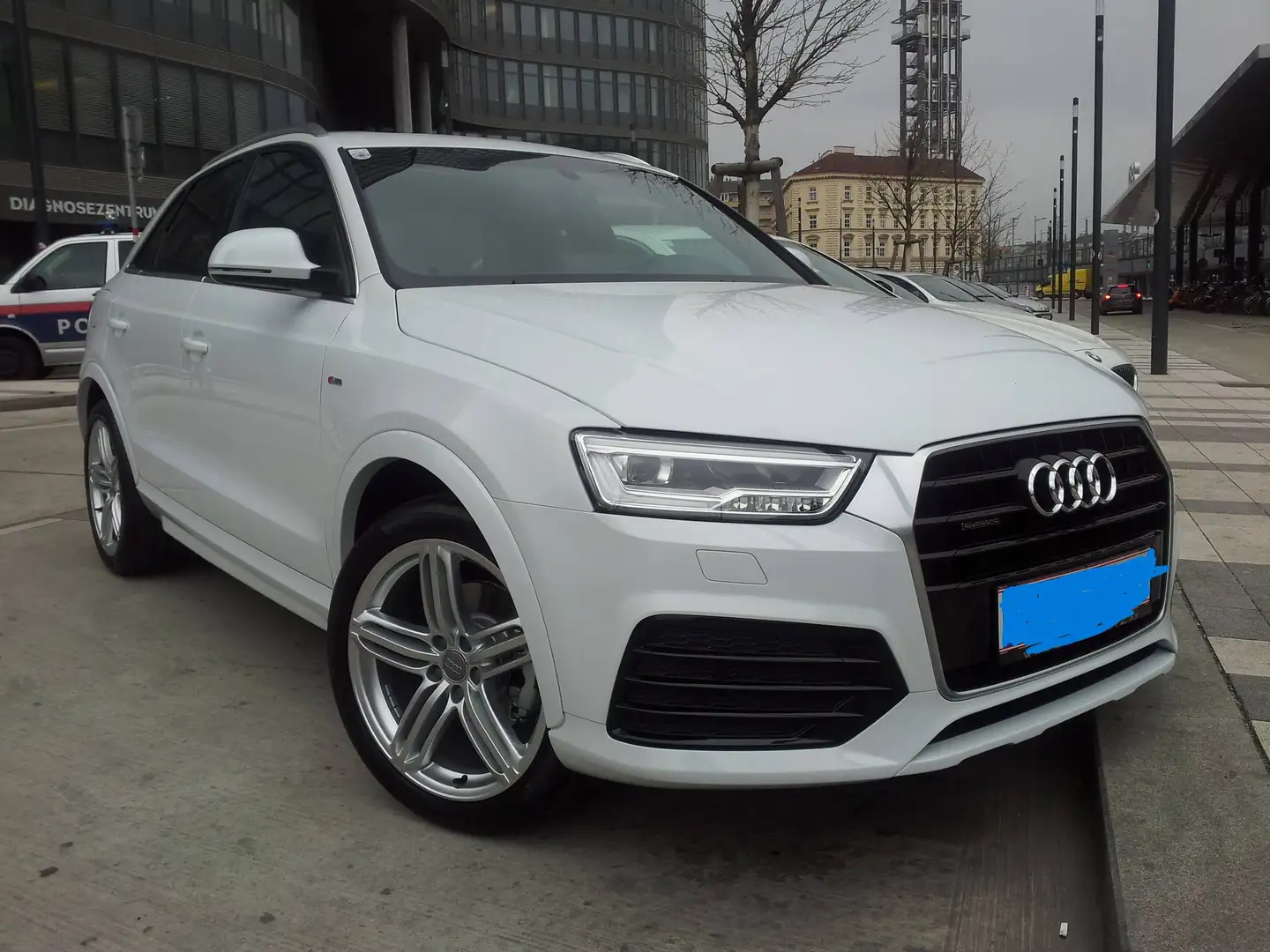 Audi Q3 Q3 2,0 TDI Sport quattro Sport Weiß - 1