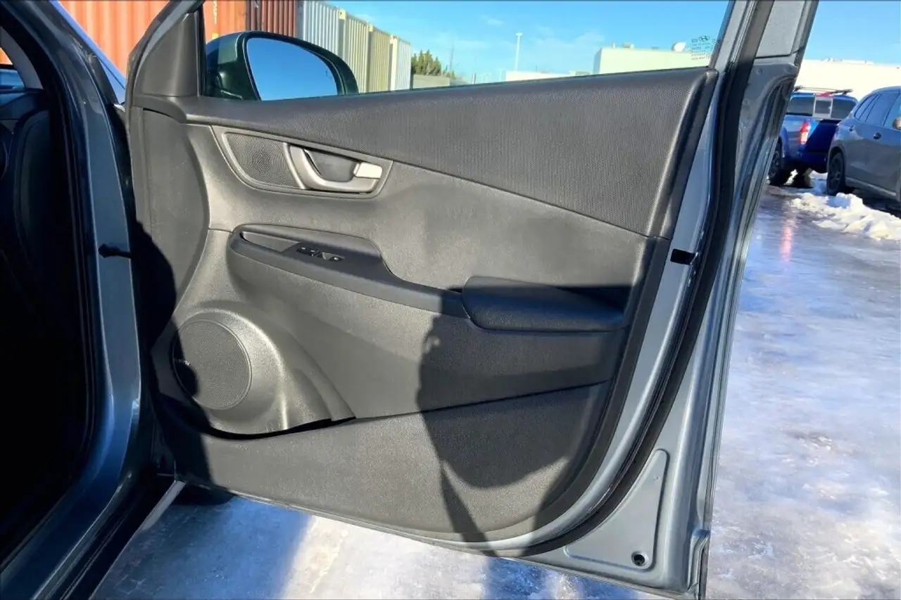 Hyundai KONA снимка Hyundai KONA