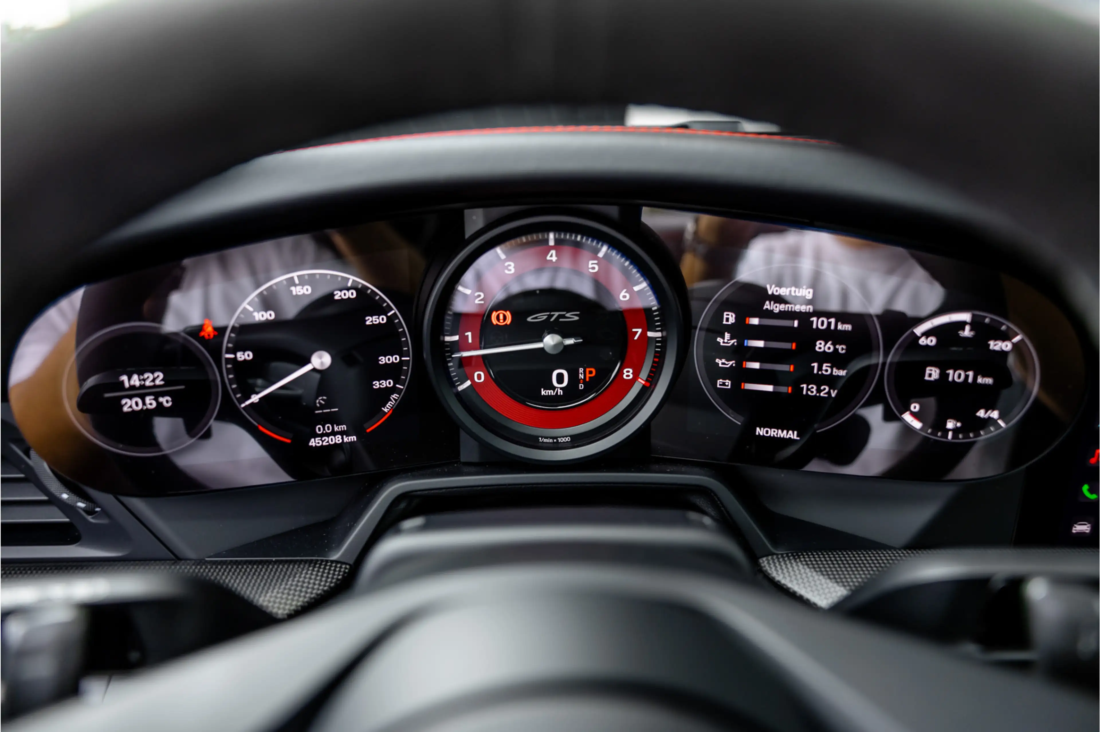 Porsche 992 3.0 Carrera 4 GTS - BTW | Sport Chrono + | Panoram — photo 13