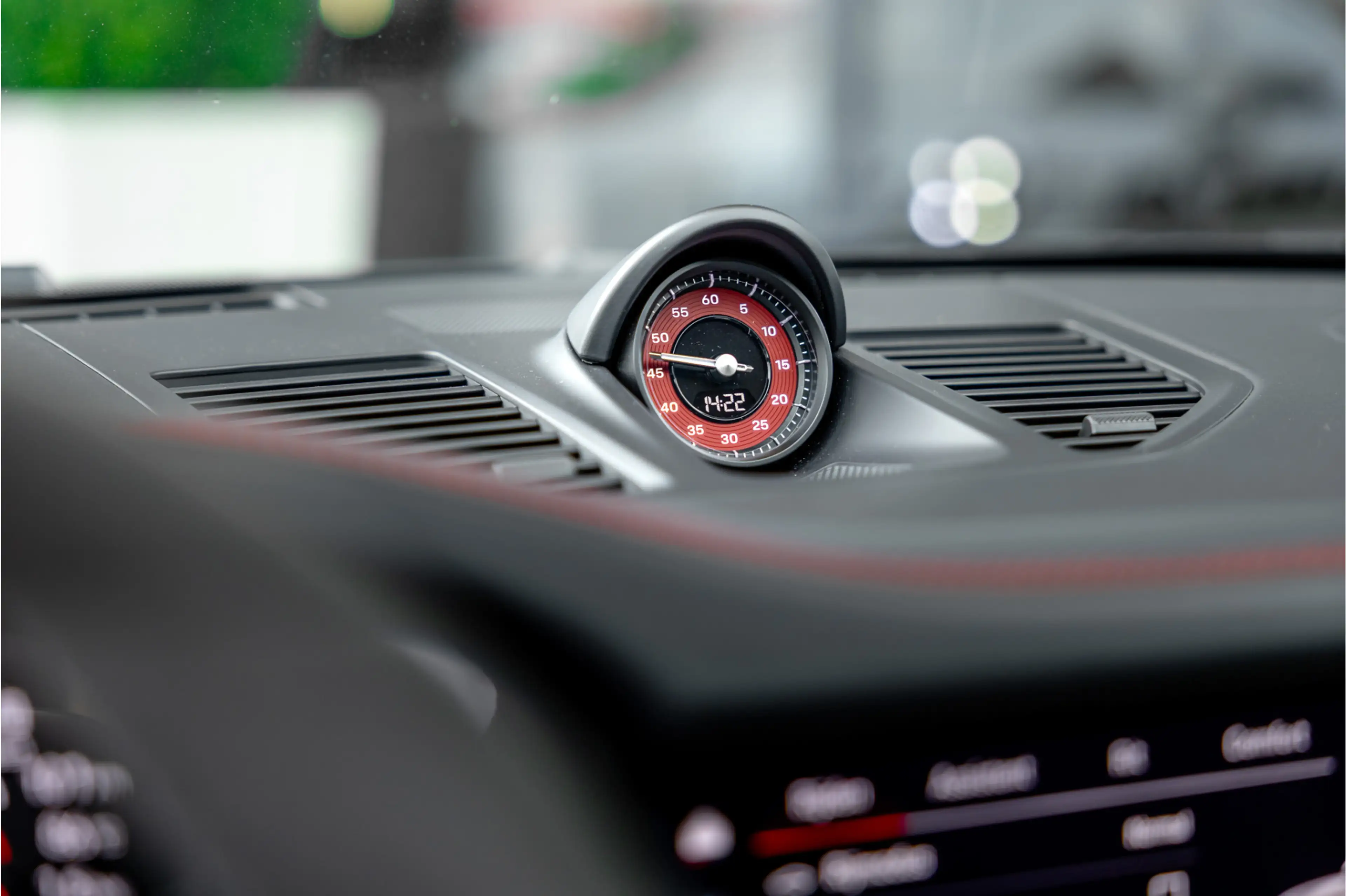 Porsche 992 3.0 Carrera 4 GTS - BTW | Sport Chrono + | Panoram — photo 14
