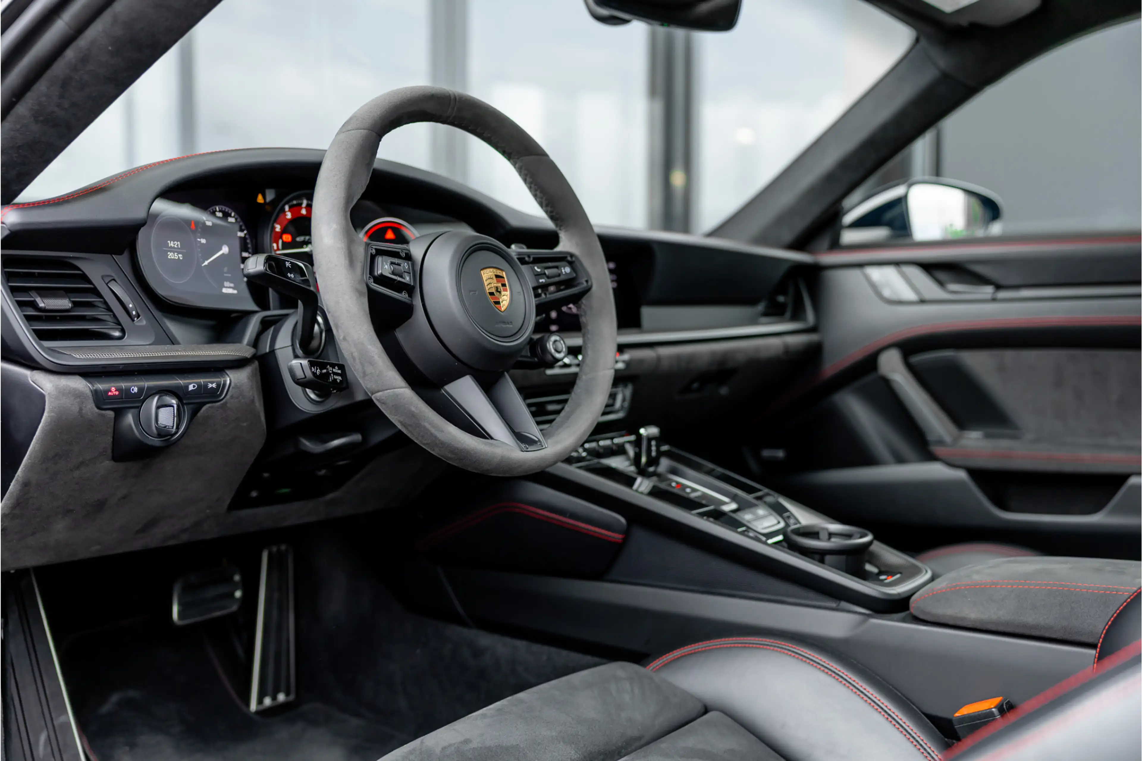 Porsche 992 3.0 Carrera 4 GTS - BTW | Sport Chrono + | Panoram — photo 9