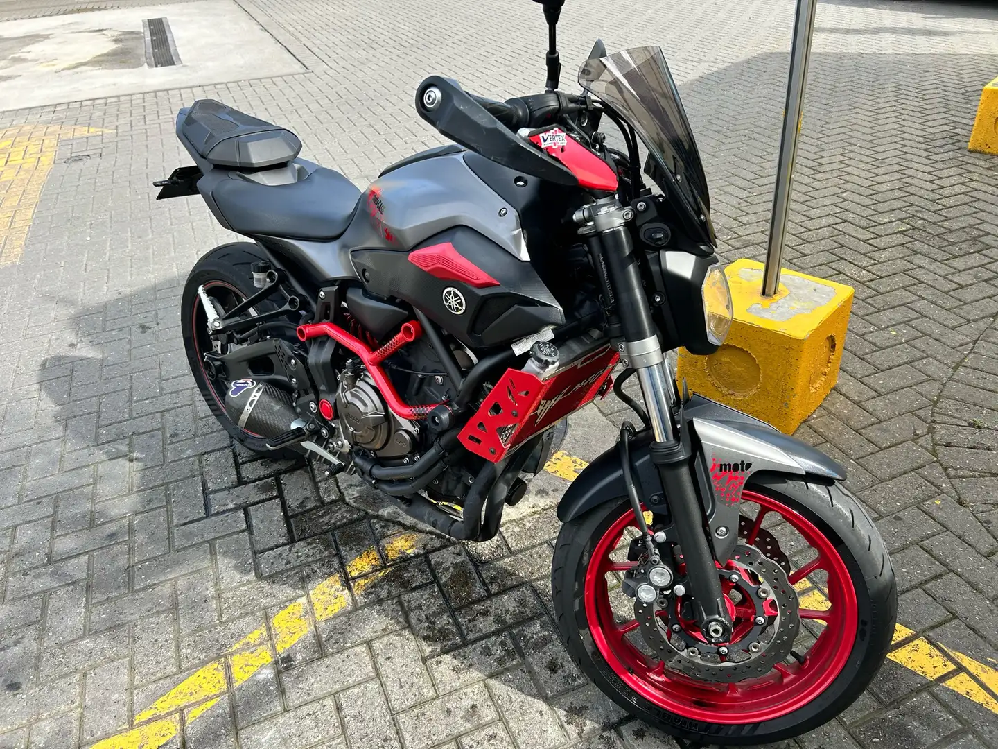 Yamaha MT-07 Чорний - 2