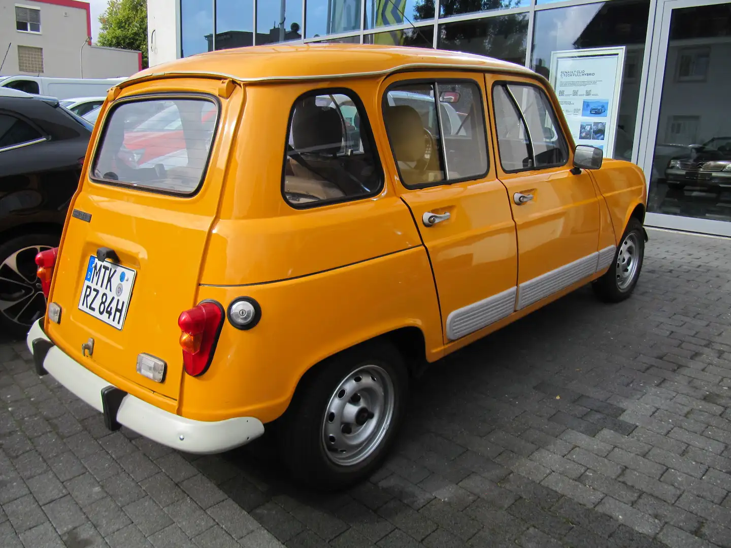 Renault R 4 4 Lim./ Kombi/ Kasten TL Giallo - 2
