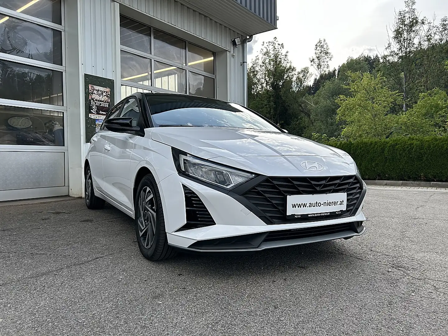 Hyundai i20 1,2 MPI Comfort Line Weiß - 1