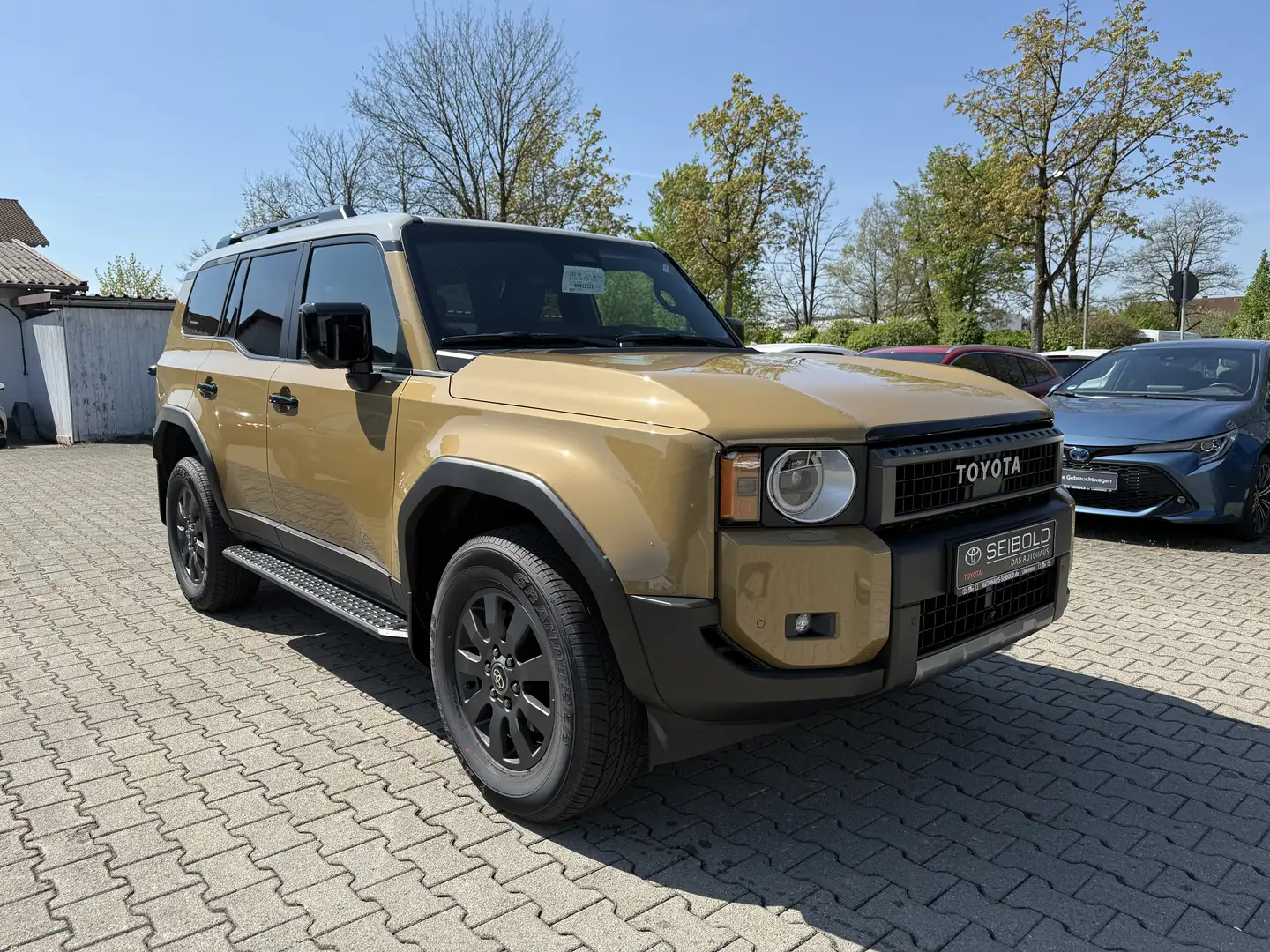 Toyota Land Cruiser 2.8 D-4D Automatik First Edition Bruin - 2