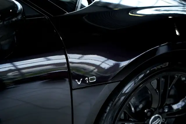 Audi R8 view 13