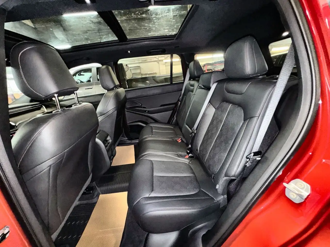 Jeep Cherokee снимка Jeep Cherokee