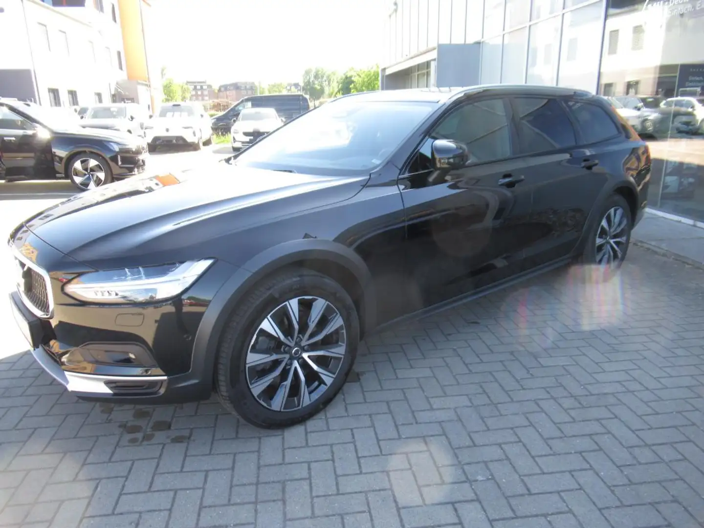 Volvo V90 Cross Country Plus B4 AWD Diesel Schwarz - 1