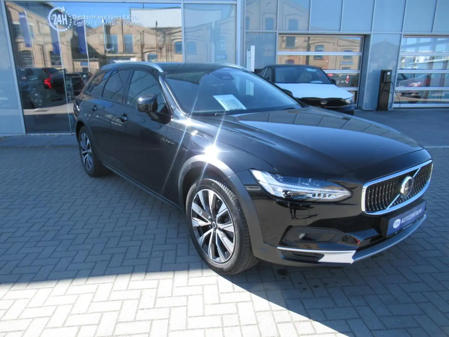 Volvo V90 Cross Country Plus B4 AWD Diesel Schwarz - 2