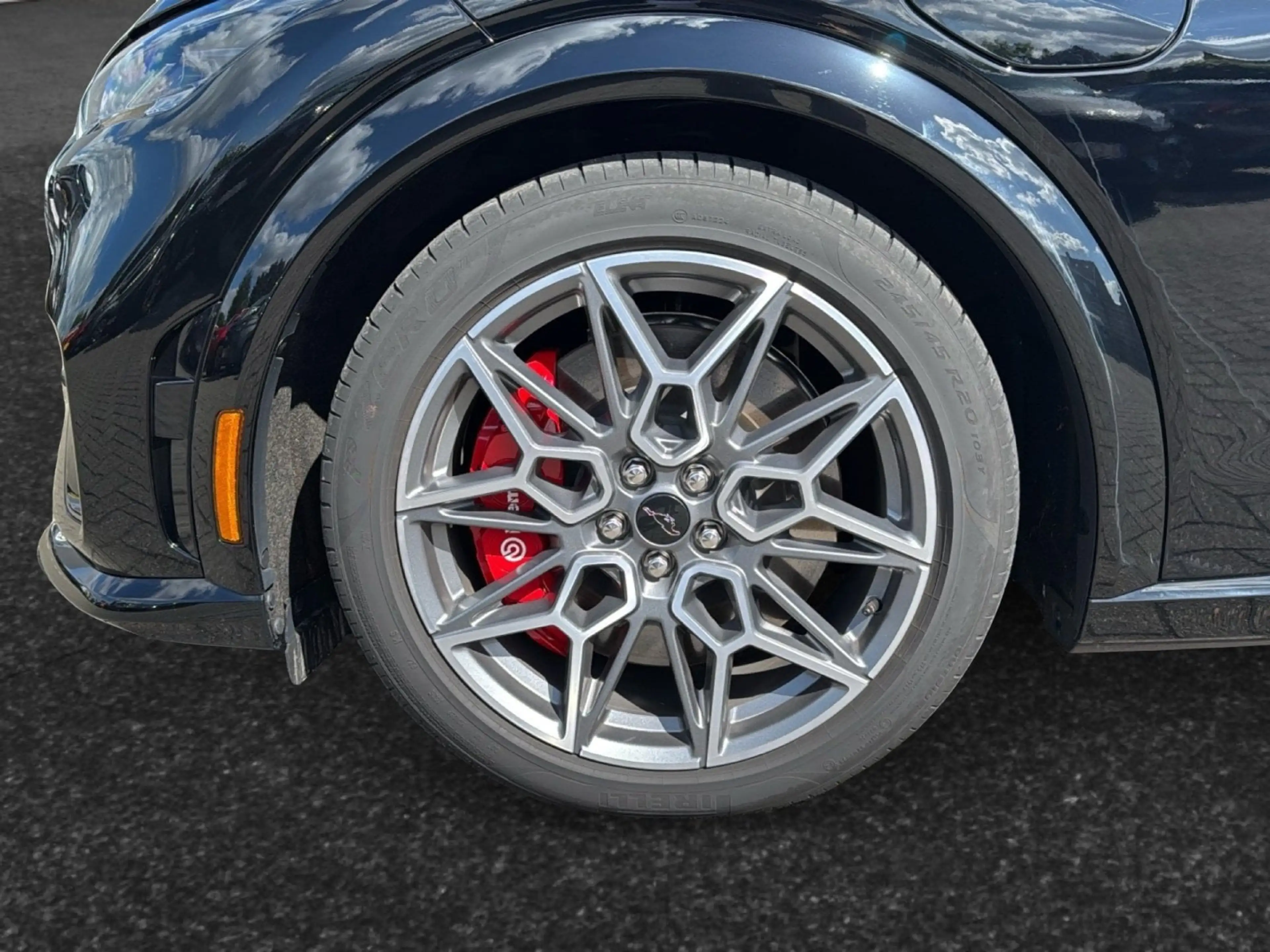 Ford Mustang 91 kWh AWD GT — photo 10