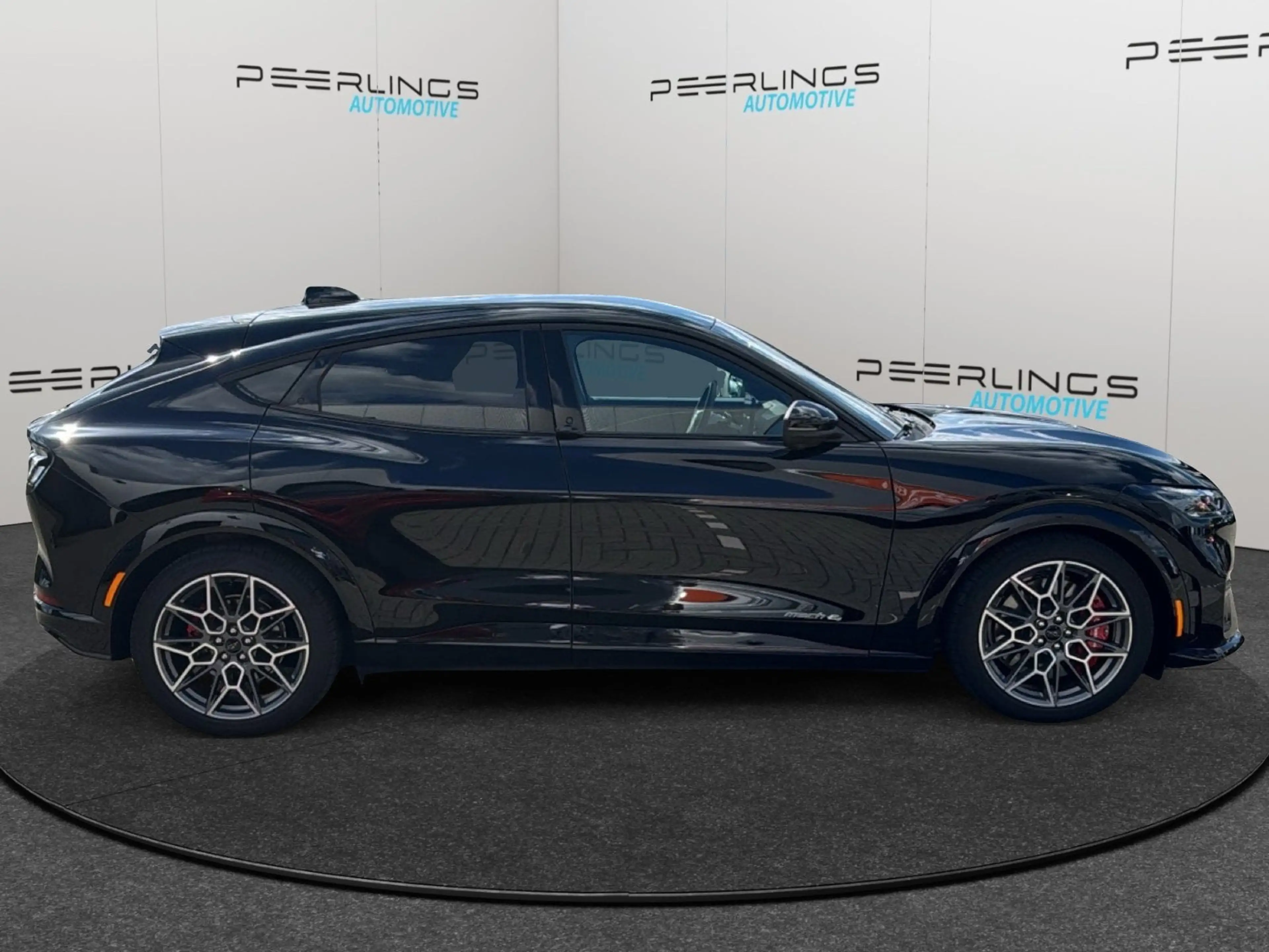 Ford Mustang 91 kWh AWD GT — photo 7