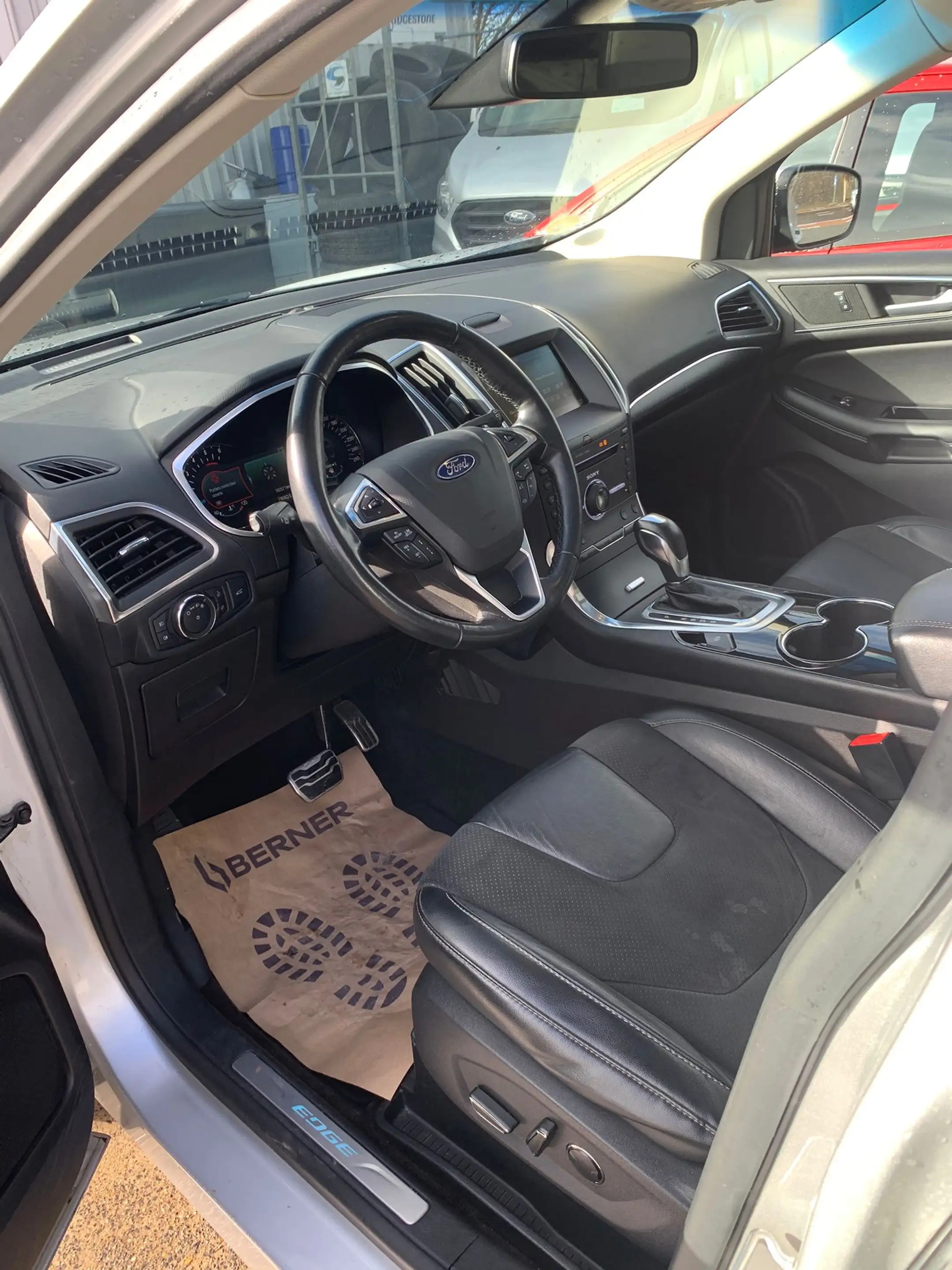 Ford Edge Edge 2.0 TDCi AWD Titanium PowerShift — photo 11
