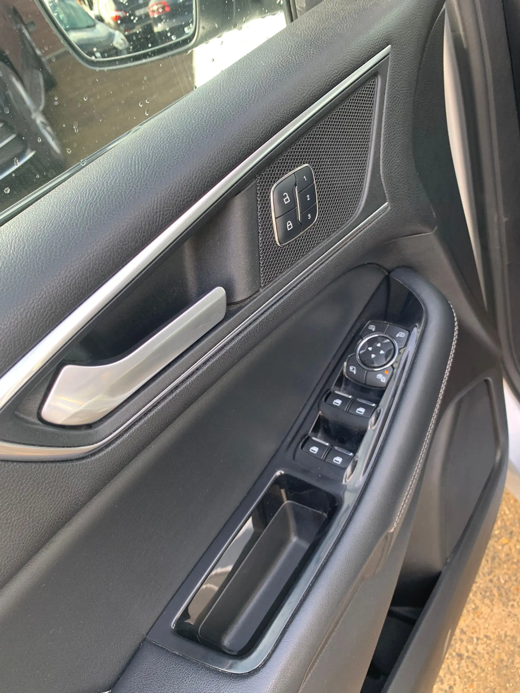 Ford Edge Edge 2.0 TDCi AWD Titanium PowerShift — photo 14