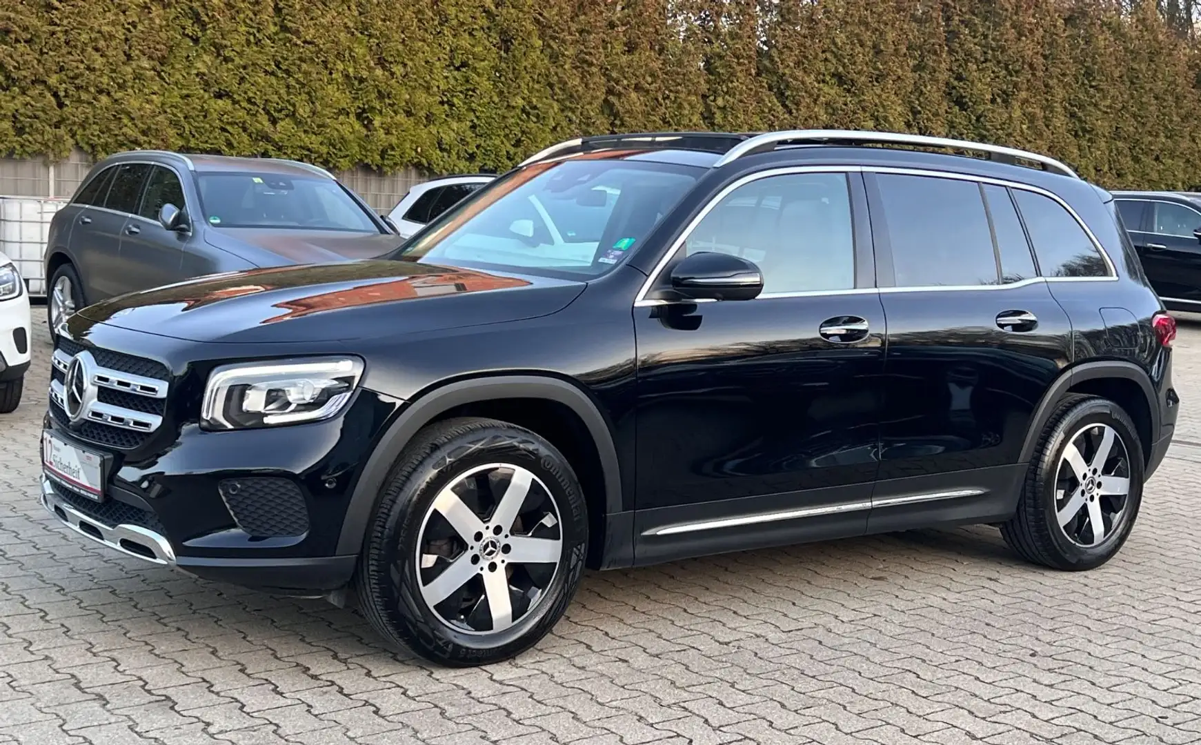 Mercedes-Benz GLB 200 7G-DCT-PANODACH-360°CAM-WIDESCREEN-LEDER Noir - 2