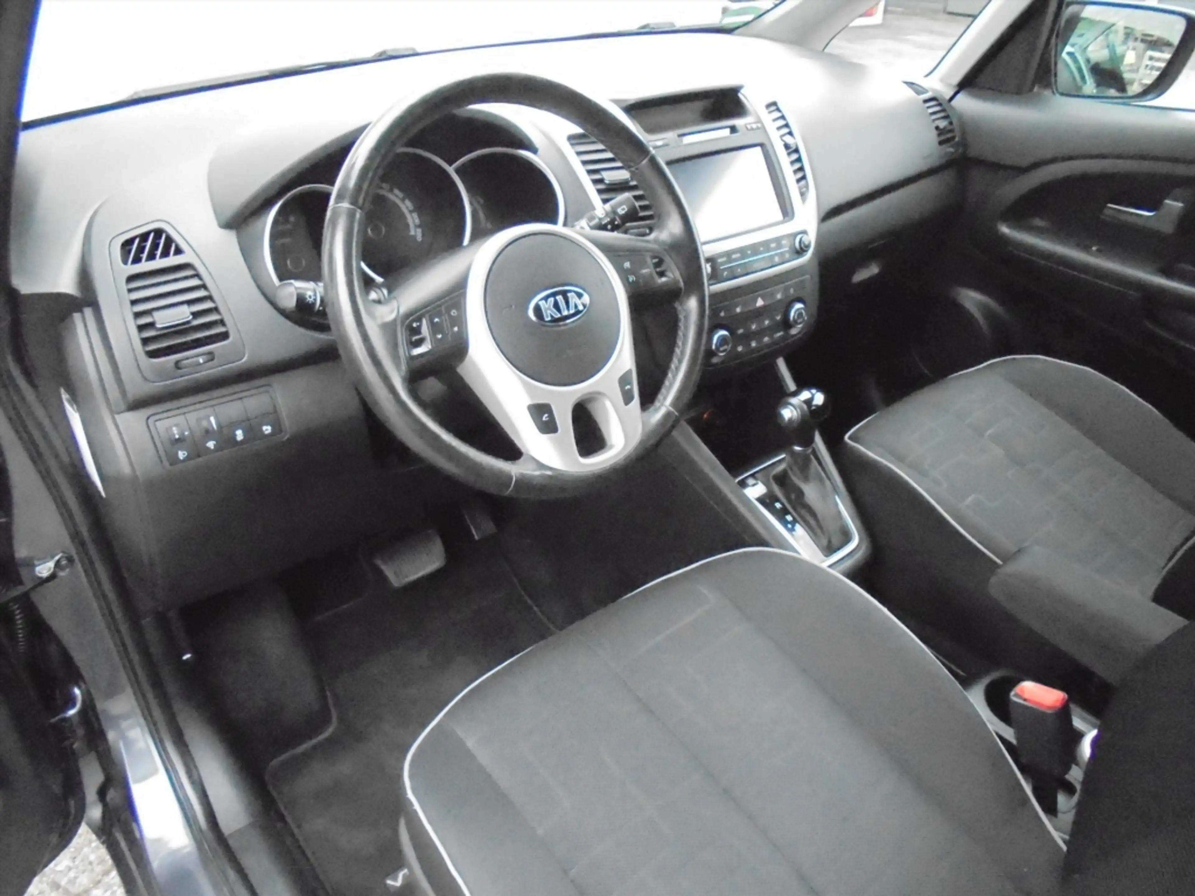 Kia Venga 1.6i AUTOMAAT HOGE INSTAP NAVIGATIE TREKHAAK — photo 28