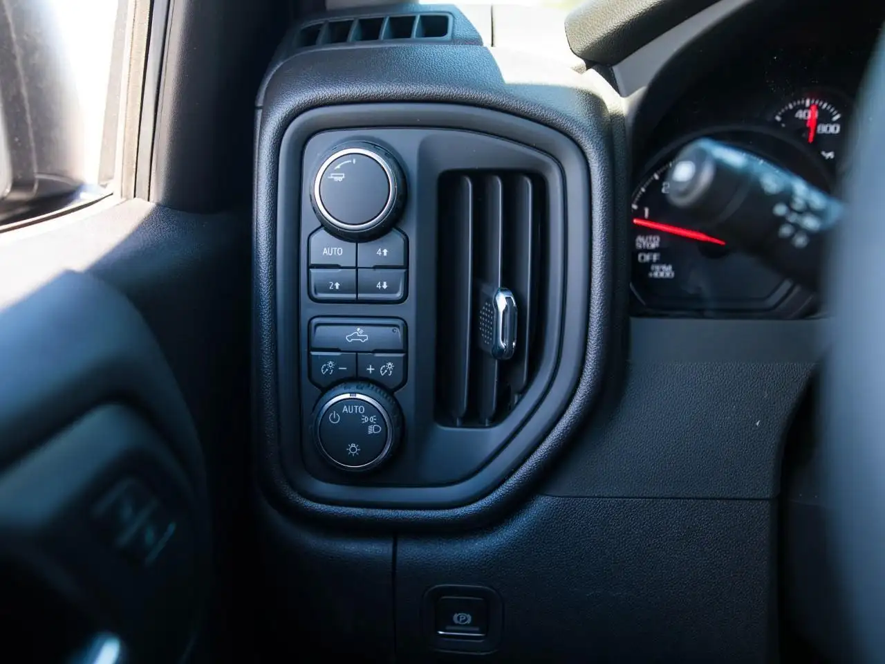 Chevrolet Silverado 1500 снимка Chevrolet Silverado 1500