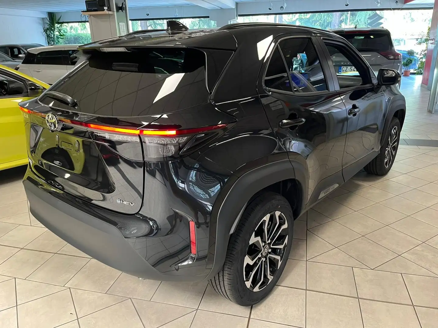 Toyota Yaris Cross ULTIMA! Trend 130cv e-cvt sconto 6000€ Nero - 2