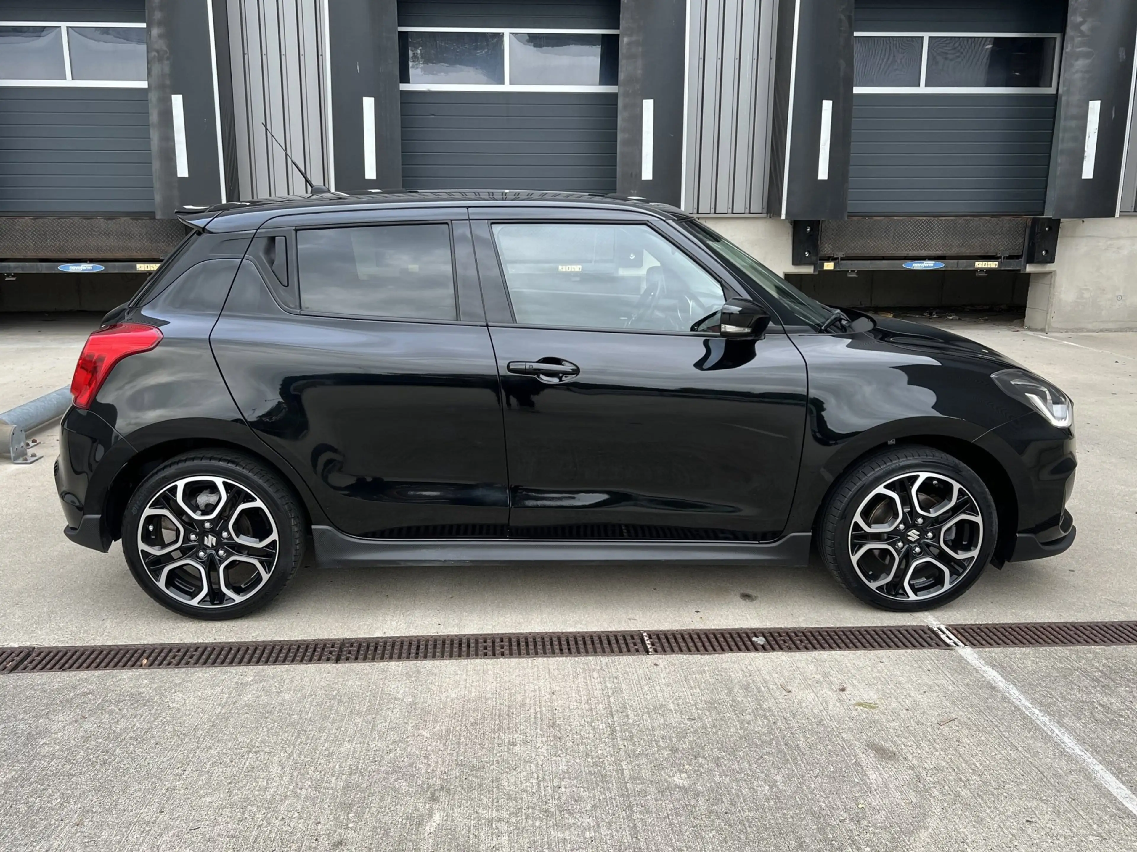 Suzuki Swift 1.4 Sport Smart Hybrid, Led, Navi — photo 5