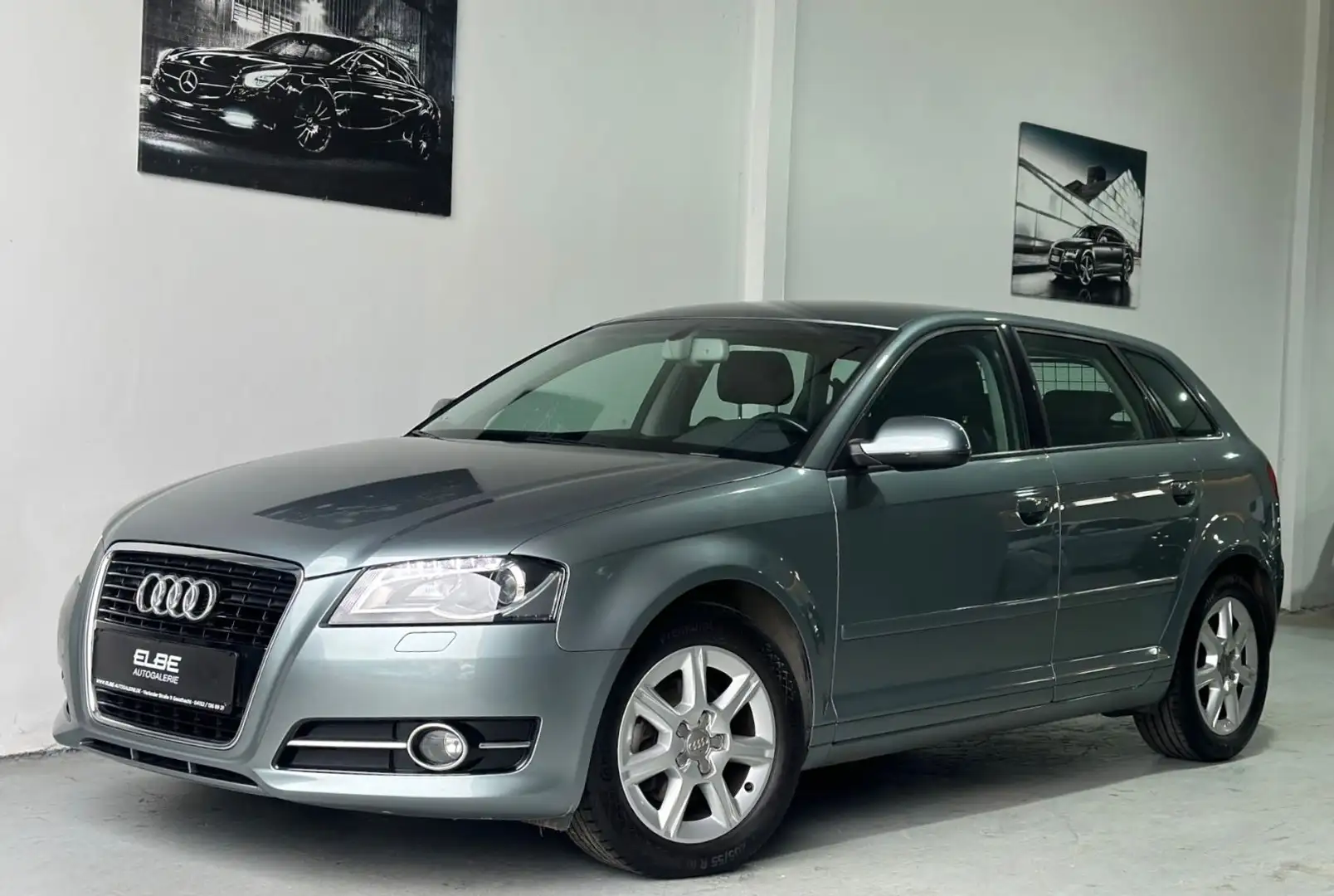 Audi A3 Sportback 1.8 TFSI S-Tronic Ambiente AutoGas Grau - 2