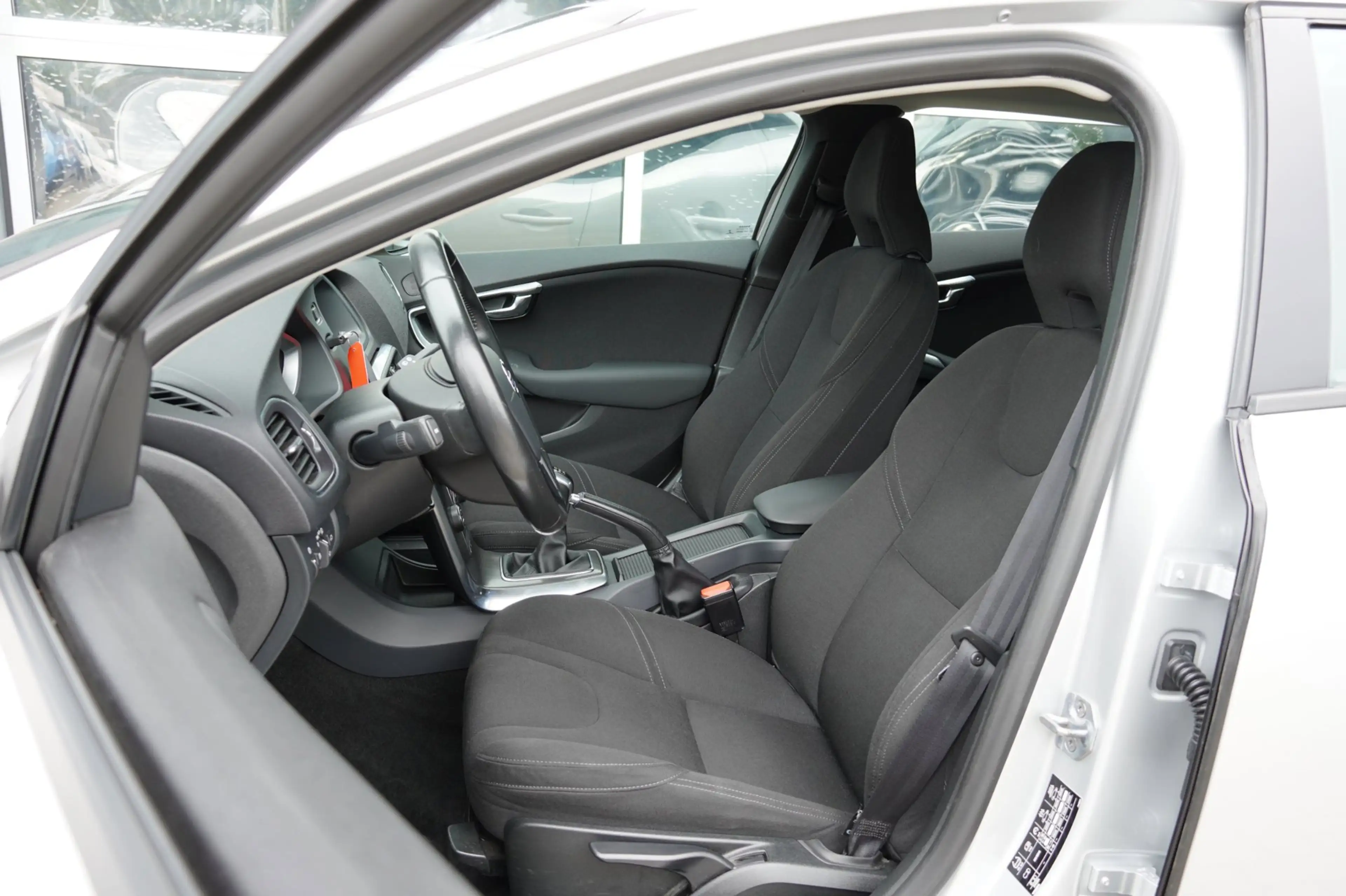 Volvo V40 1.6 T2 120PK Summum Airco/Cruise/PDC/Stoelverw. — photo 22