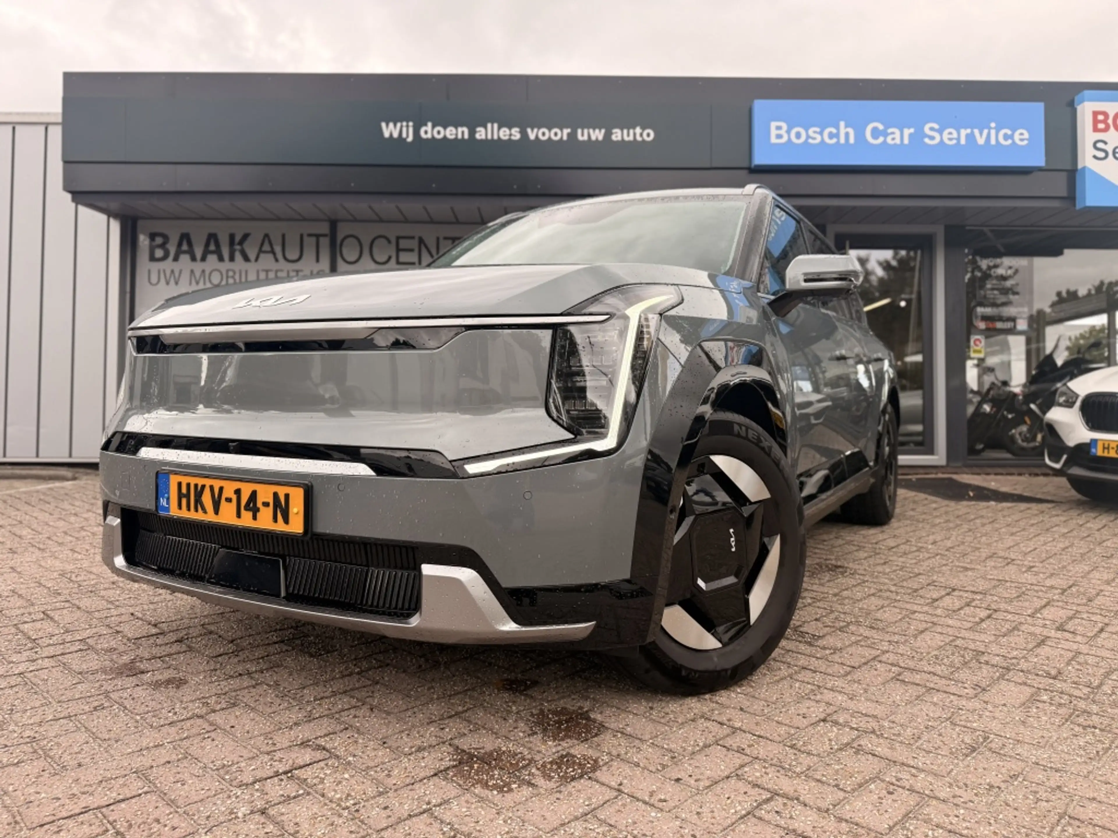 Kia EV9 Air 99.8 kWh — photo 2