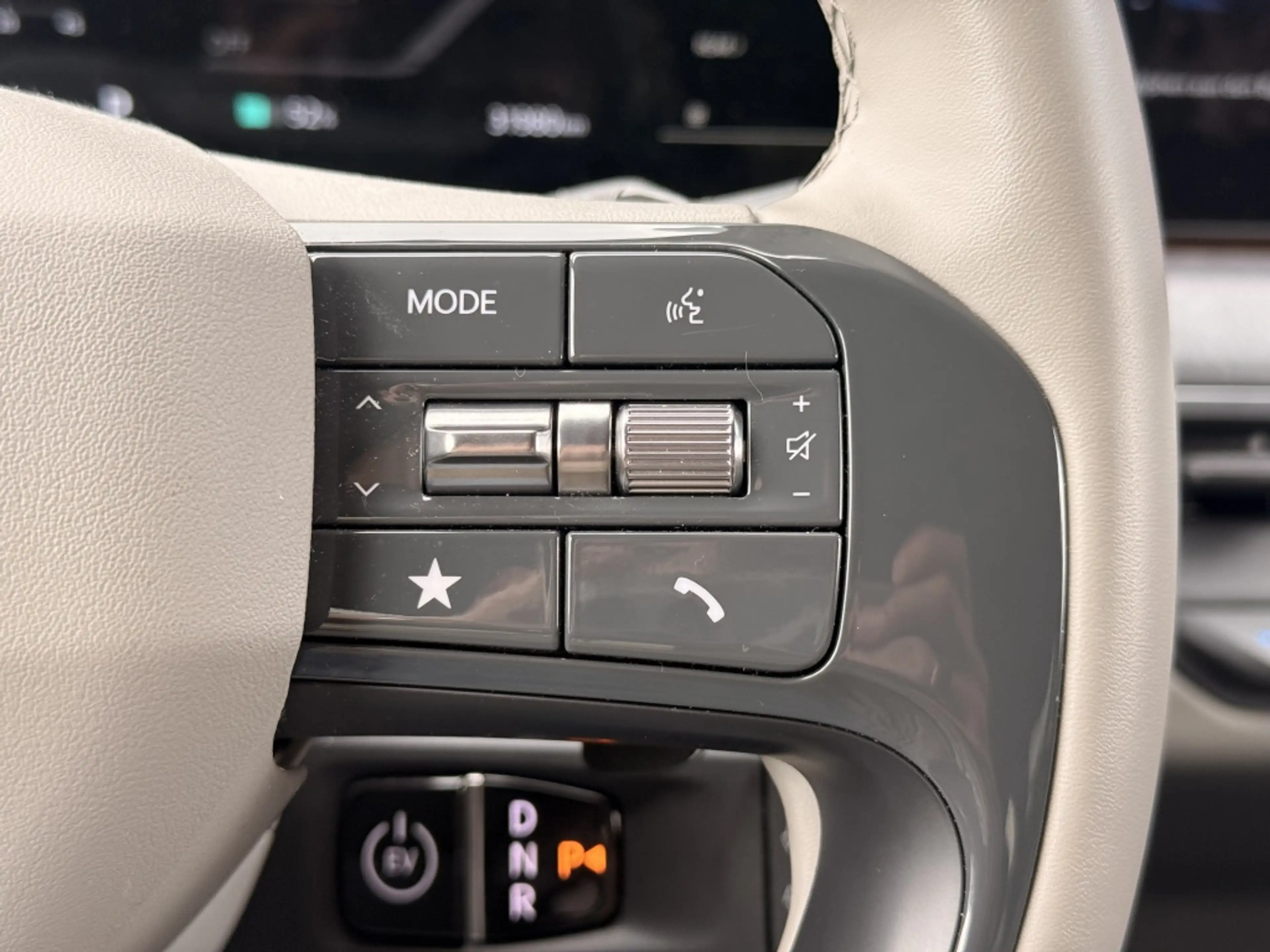 Kia EV9 Air 99.8 kWh — photo 11