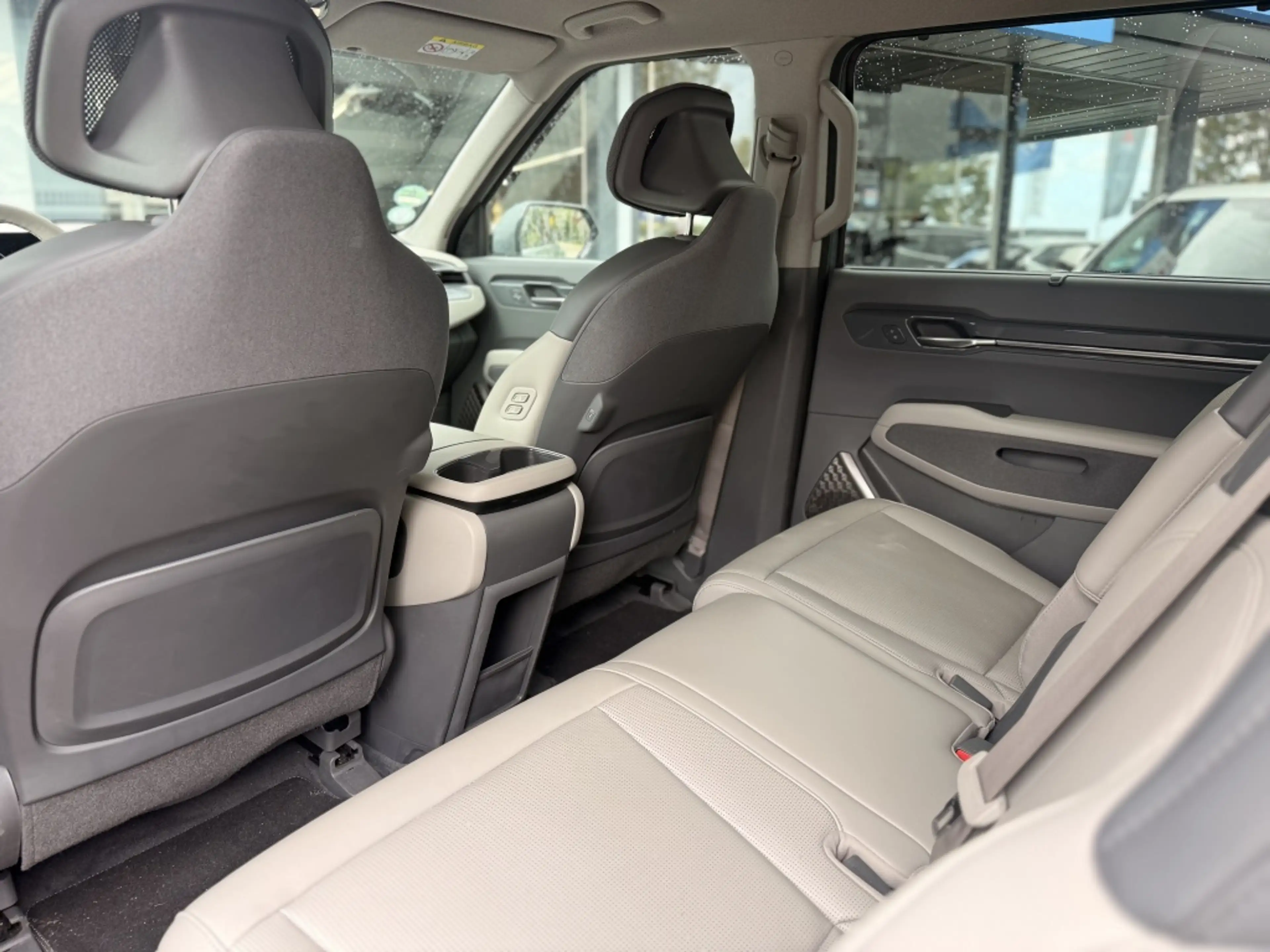 Kia EV9 Air 99.8 kWh — photo 15