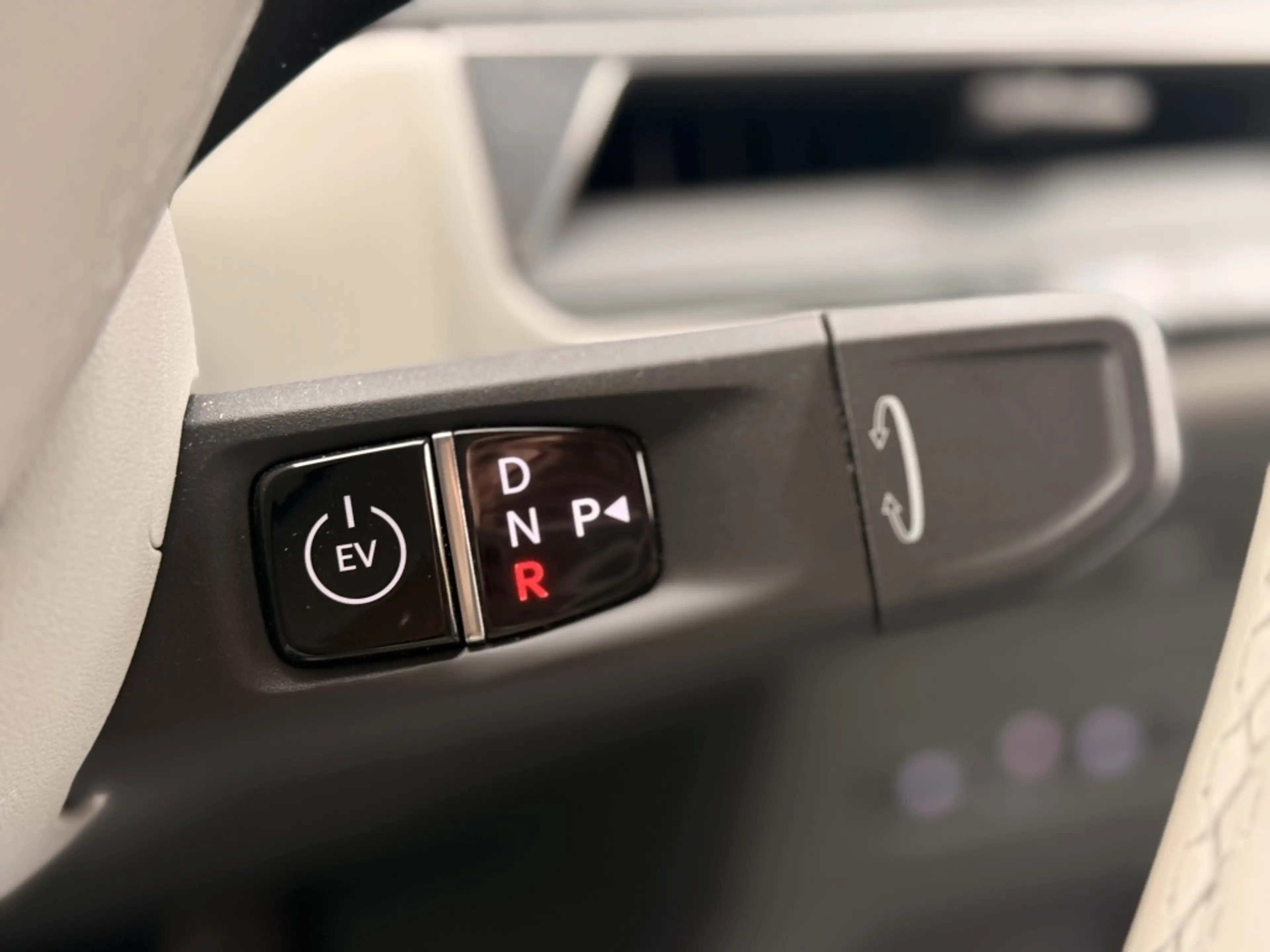 Kia EV9 Air 99.8 kWh — photo 14