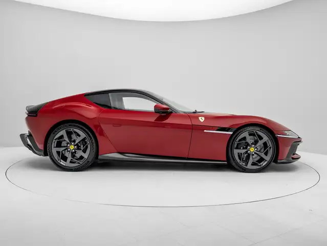 Ferrari 12cilindri view 4