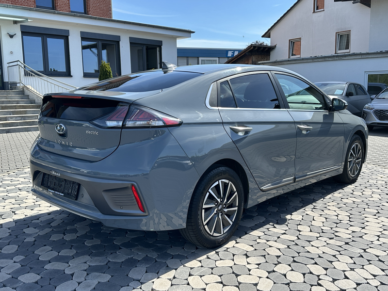 Hyundai IONIQ Prime Elektro LED ACC MEMO LEDER WÄPU 4SHZ — photo 8