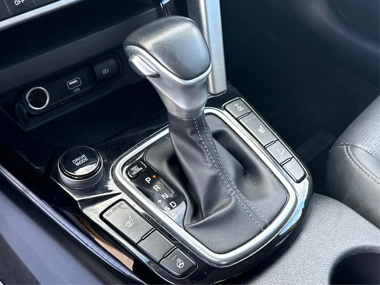 Kia Seltos снимка Kia Seltos